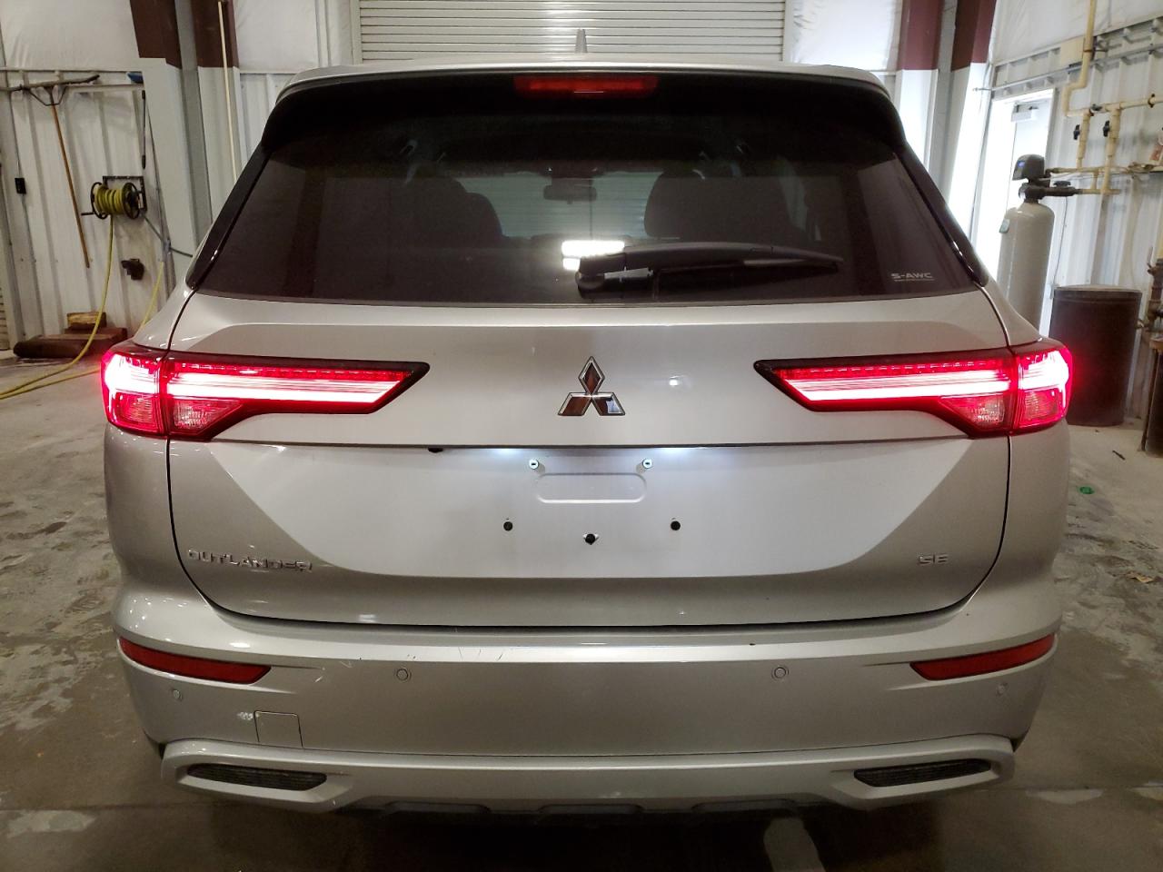 MITSUBISHI OUTLANDER SE