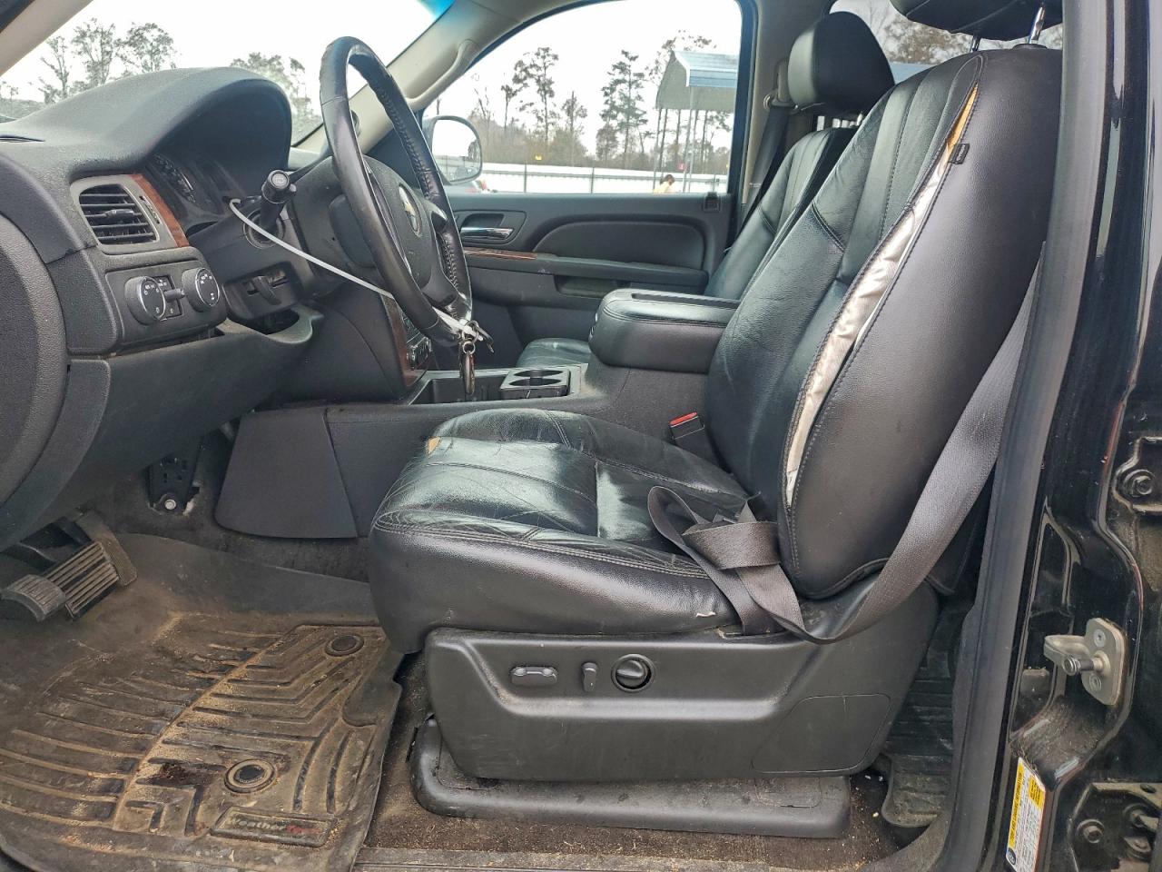 CHEVROLET TAHOE K1500 LT