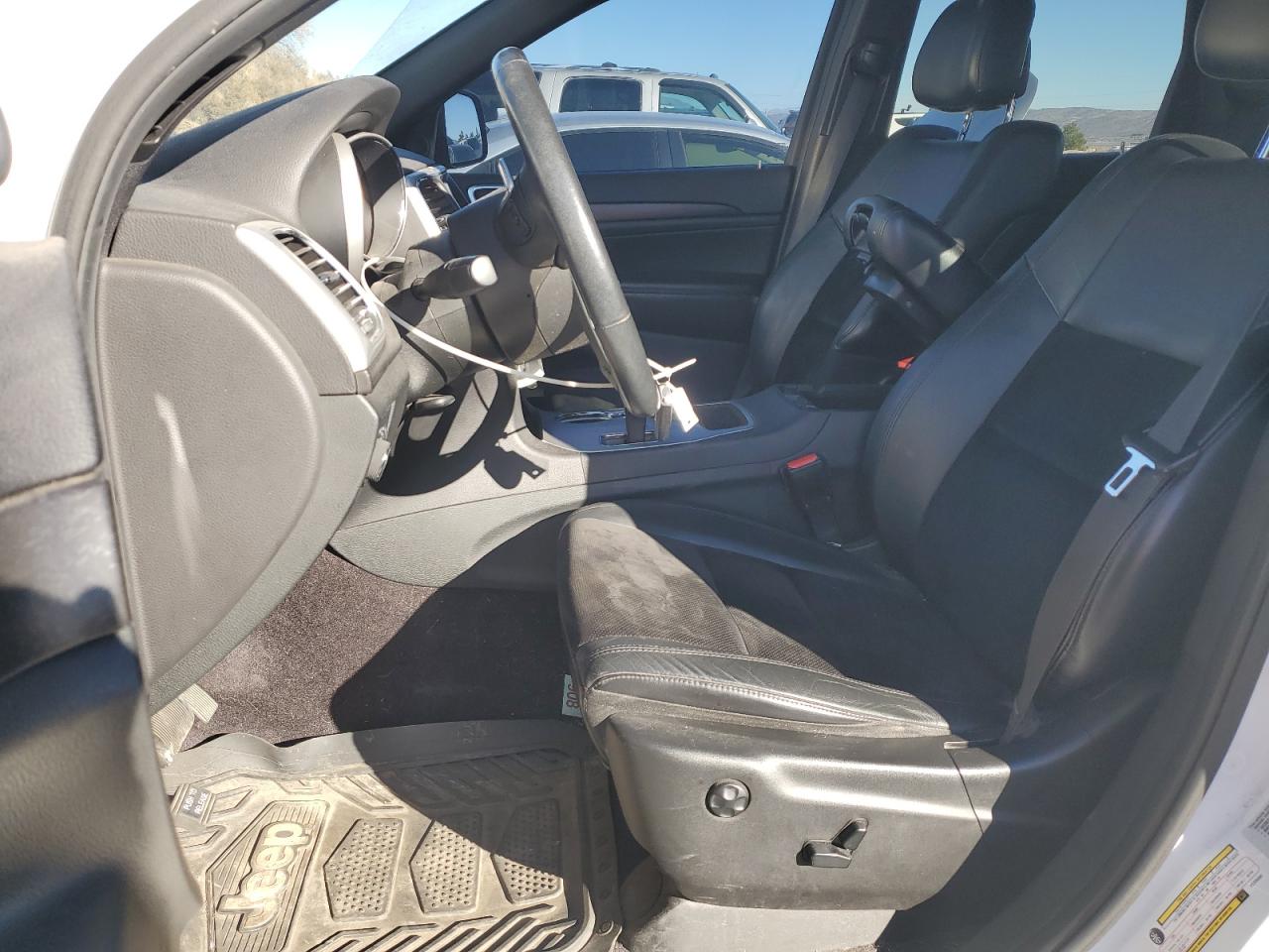 JEEP GRAND CHEROKEE LAREDO