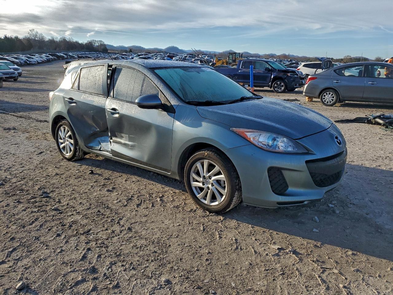 MAZDA 3 I