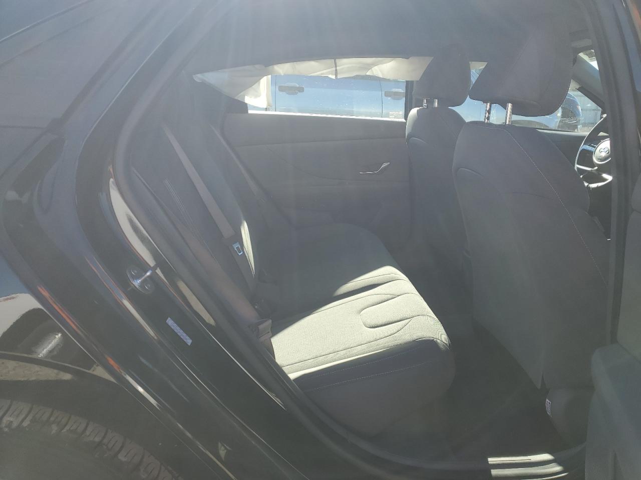 HYUNDAI ELANTRA BLUE