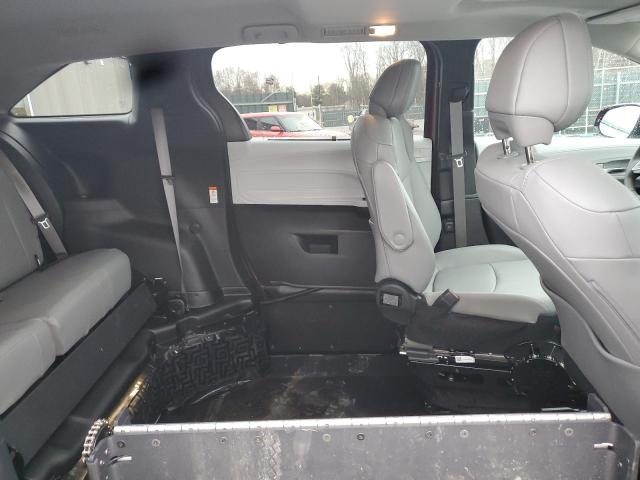 2025 TOYOTA SIENNA XLE #3294495534