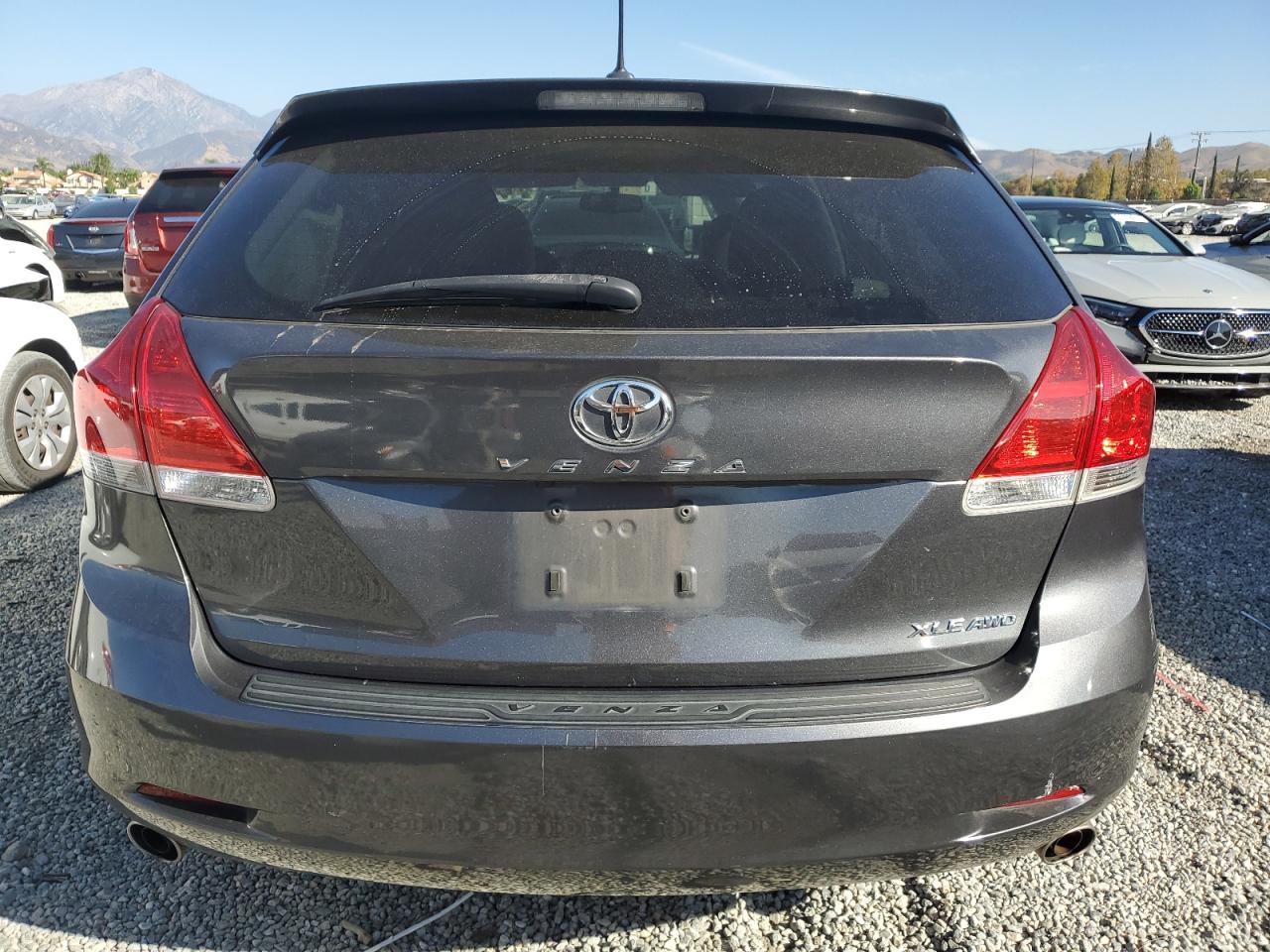 TOYOTA VENZA LE