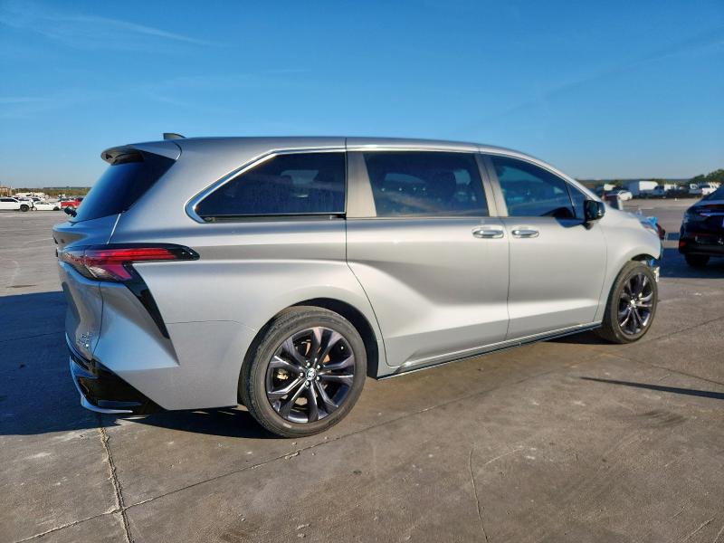 2023 TOYOTA SIENNA XSE 5TDXRKEC2PS155238