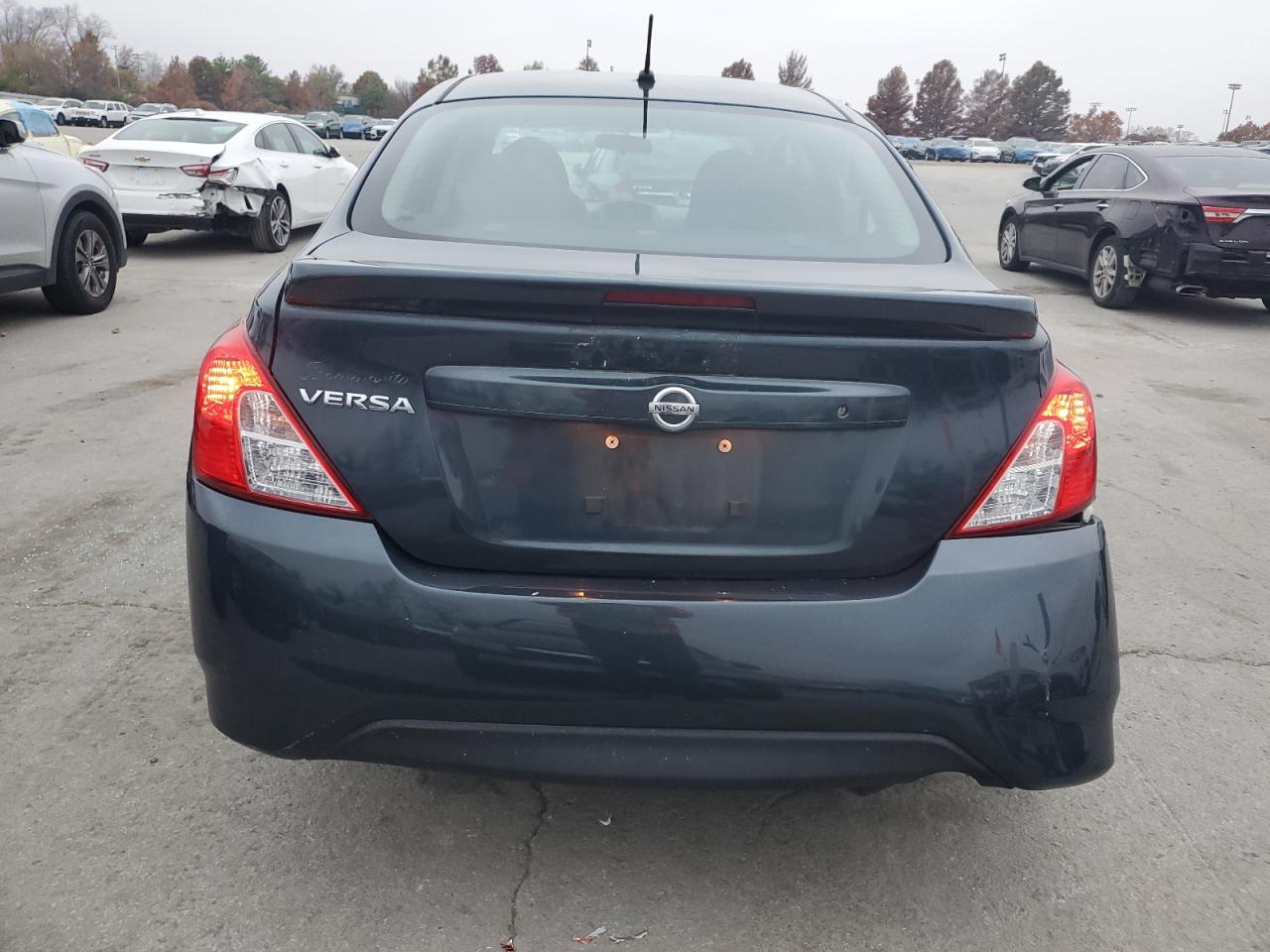NISSAN VERSA S