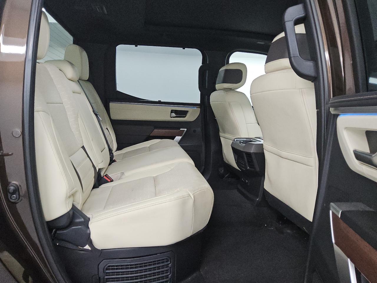 TOYOTA TUNDRA CREWMAX PLATINUM