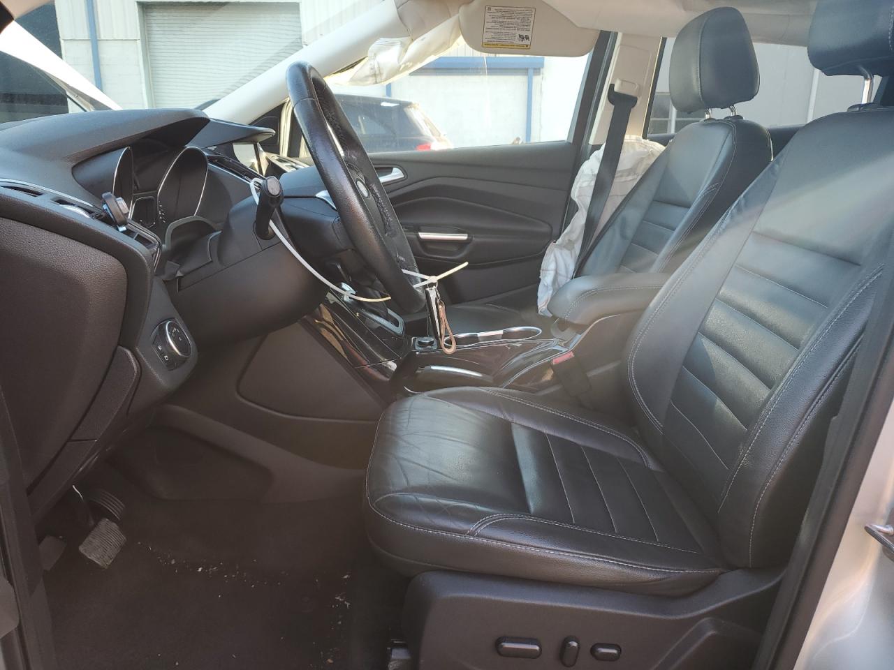 FORD ESCAPE TITANIUM