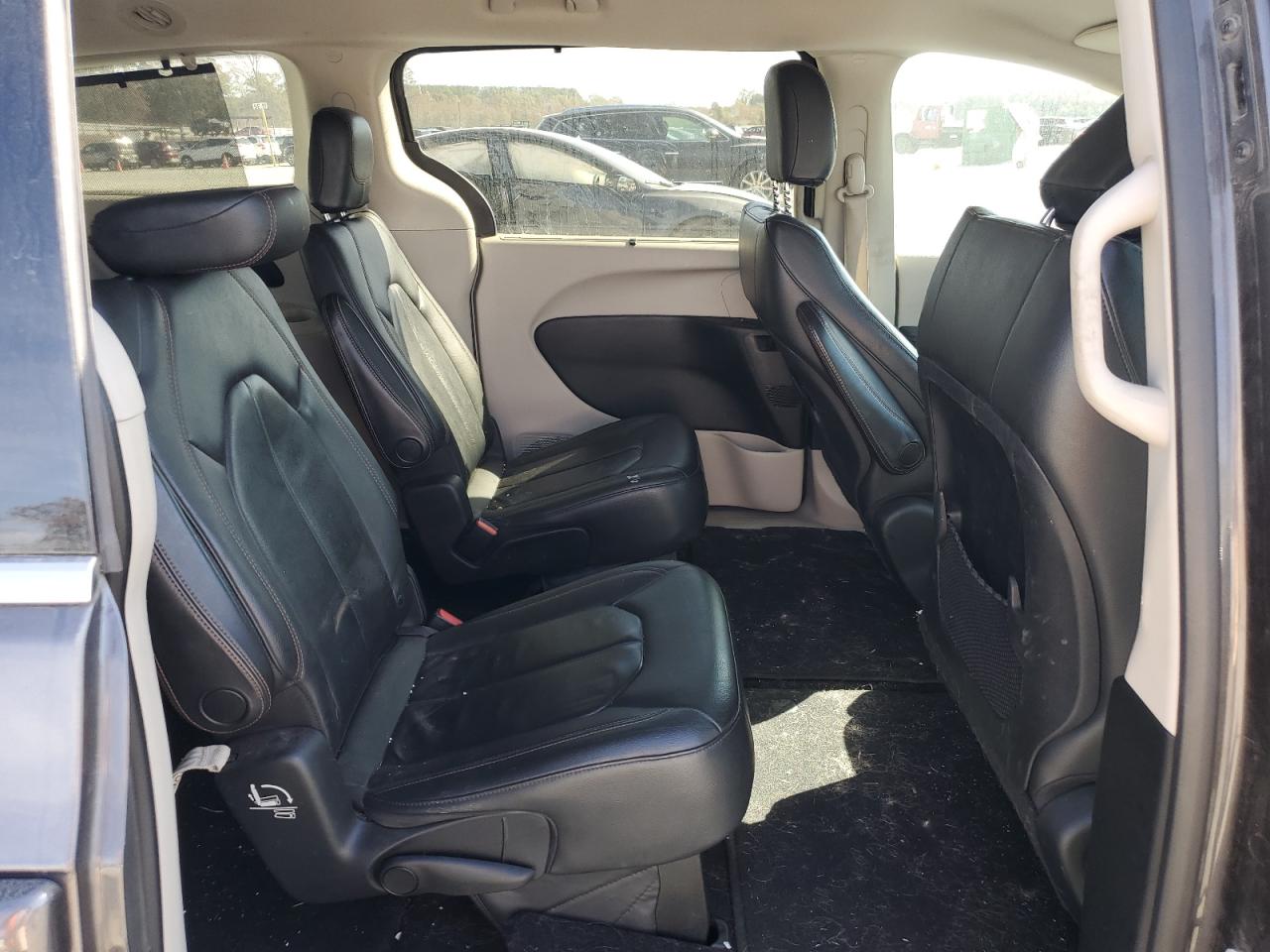 CHRYSLER PACIFICA TOURING L