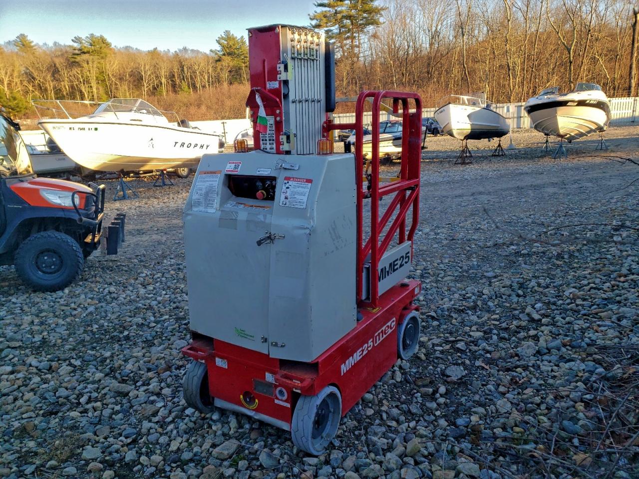 Lot #3297956809 2022 MEC SCISR LIFT