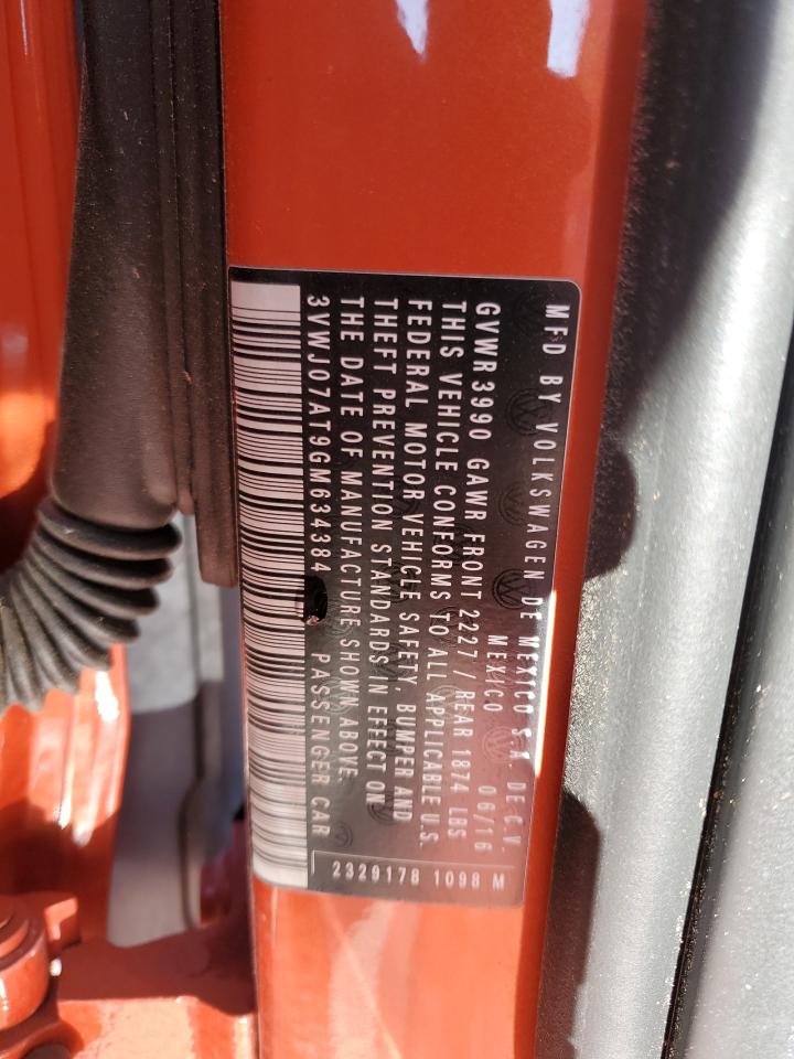 VOLKSWAGEN BEETLE SE