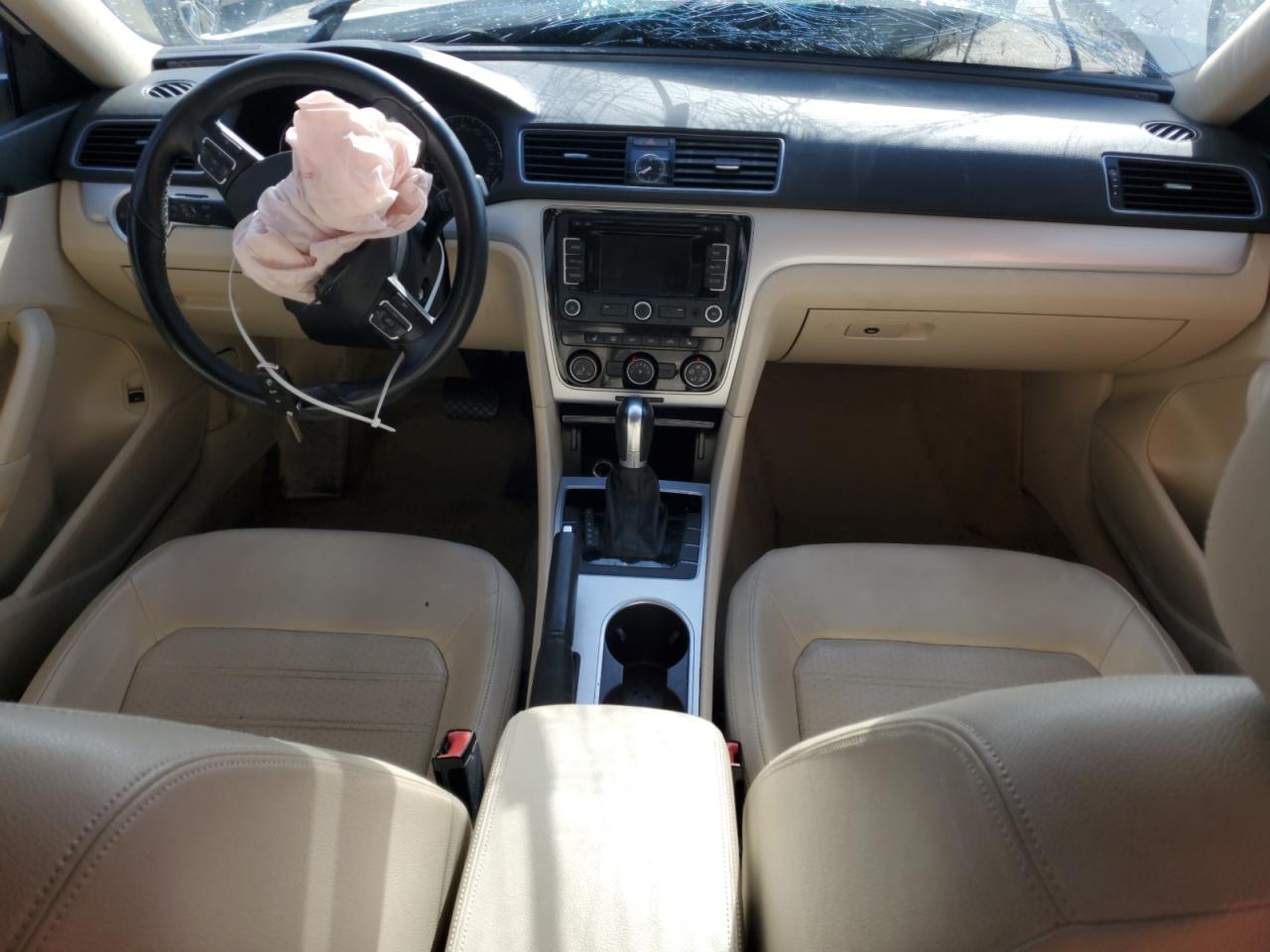 VOLKSWAGEN PASSAT SE