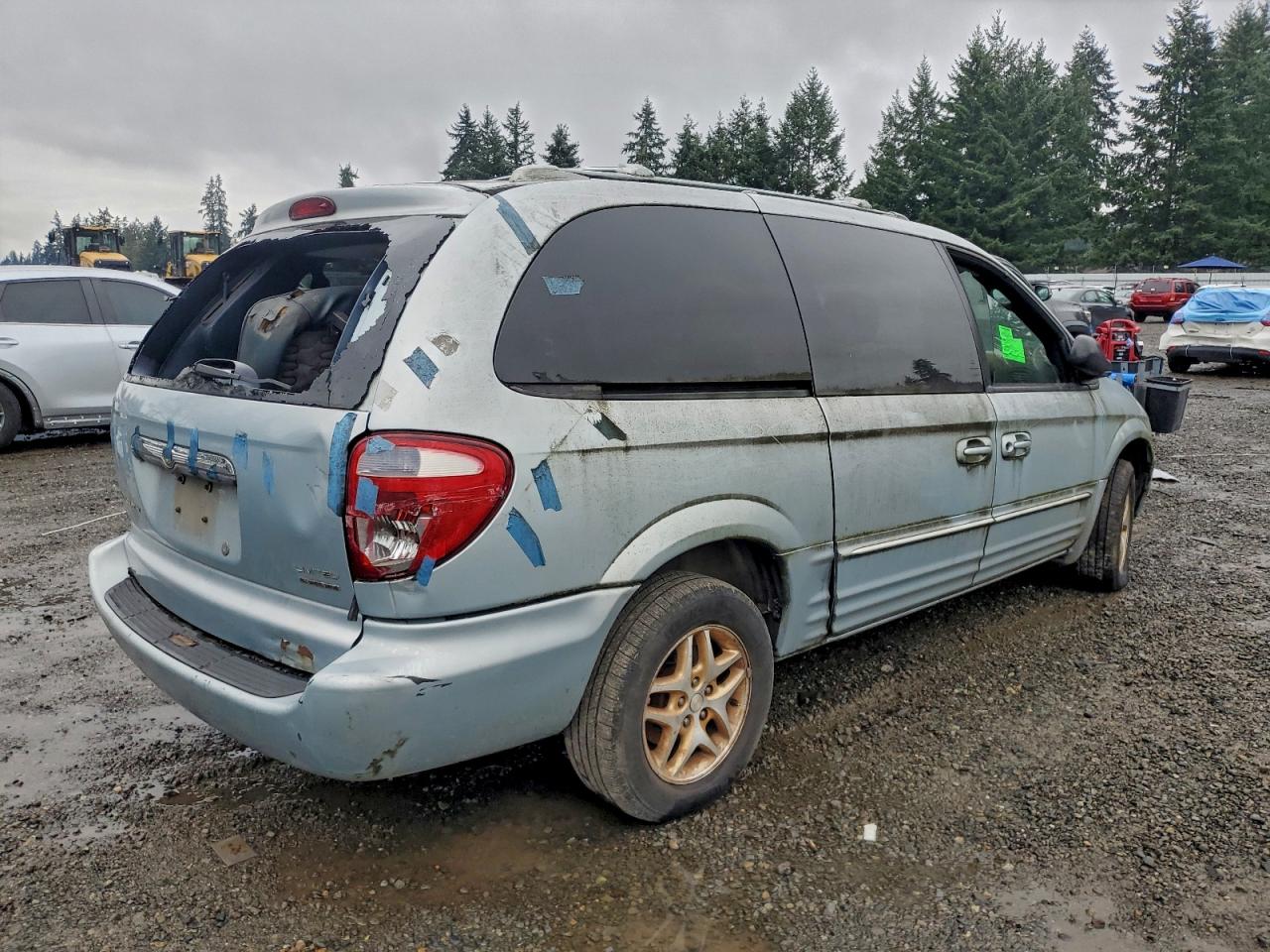 Lot #3315758344 2002 CHRYSLER TOWN & COU