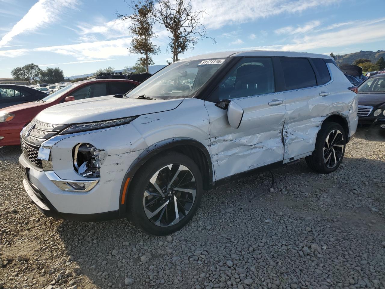 MITSUBISHI OUTLANDER ES