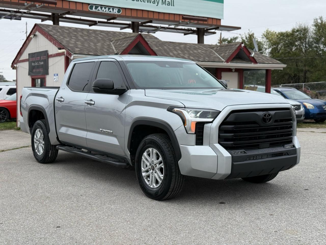 TOYOTA TUNDRA CREWMAX SR