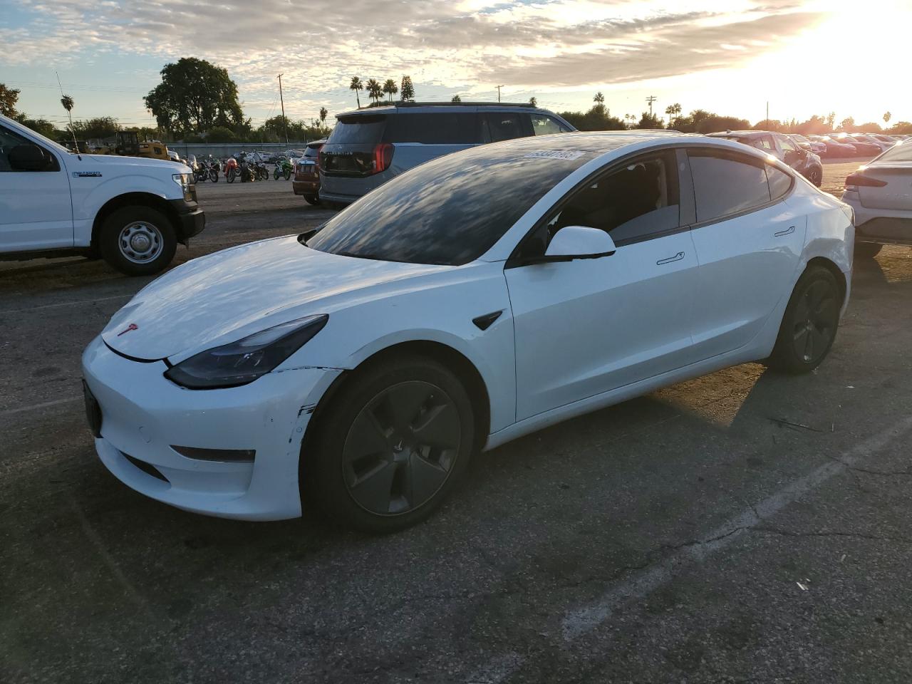 TESLA MODEL 3