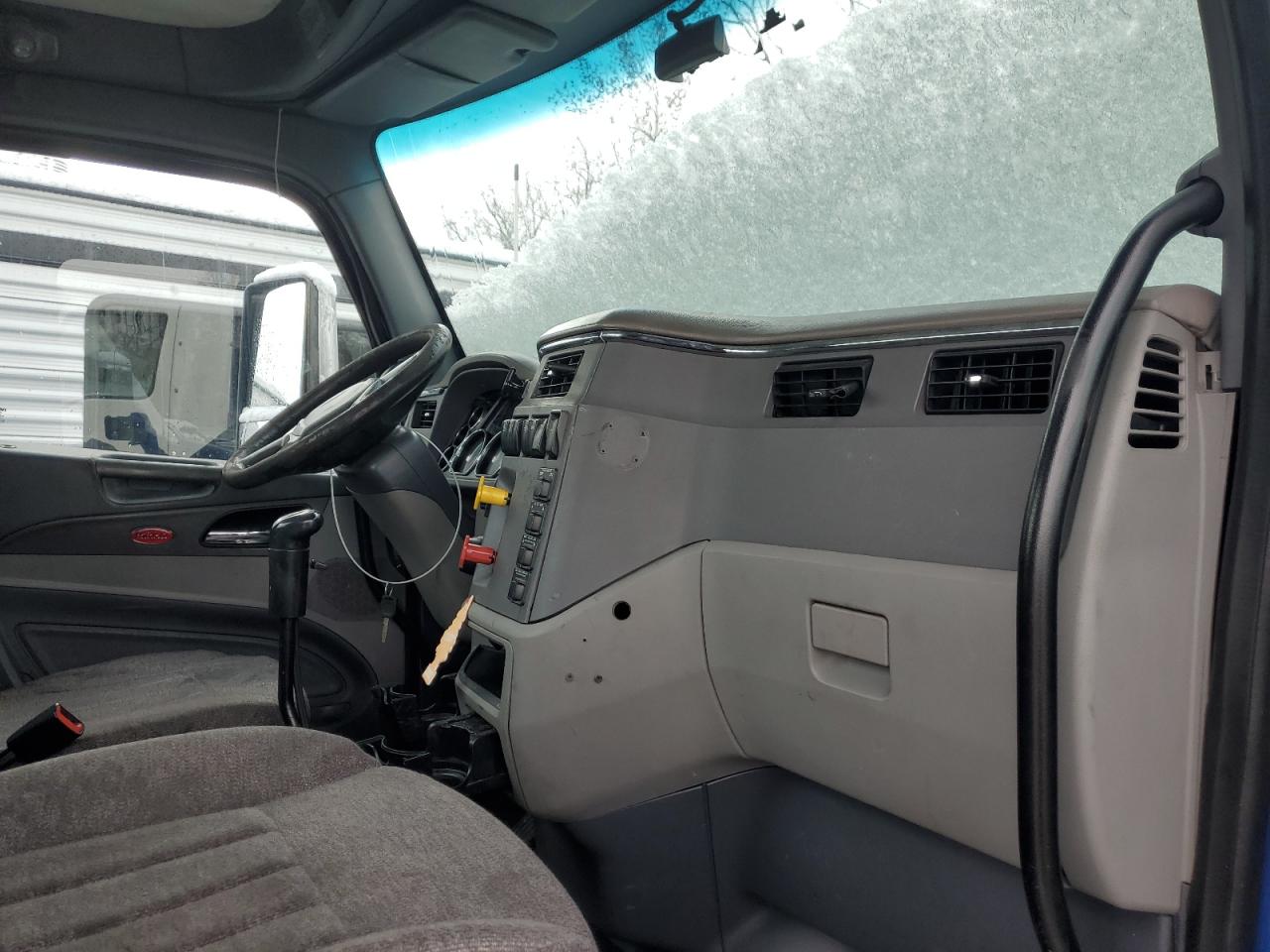 Lot #3296364284 2016 PETERBILT TRACTOR 579