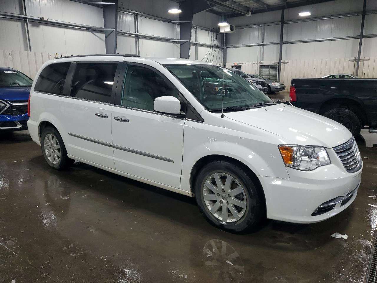 CHRYSLER TOWN & COUNTRY TOURING