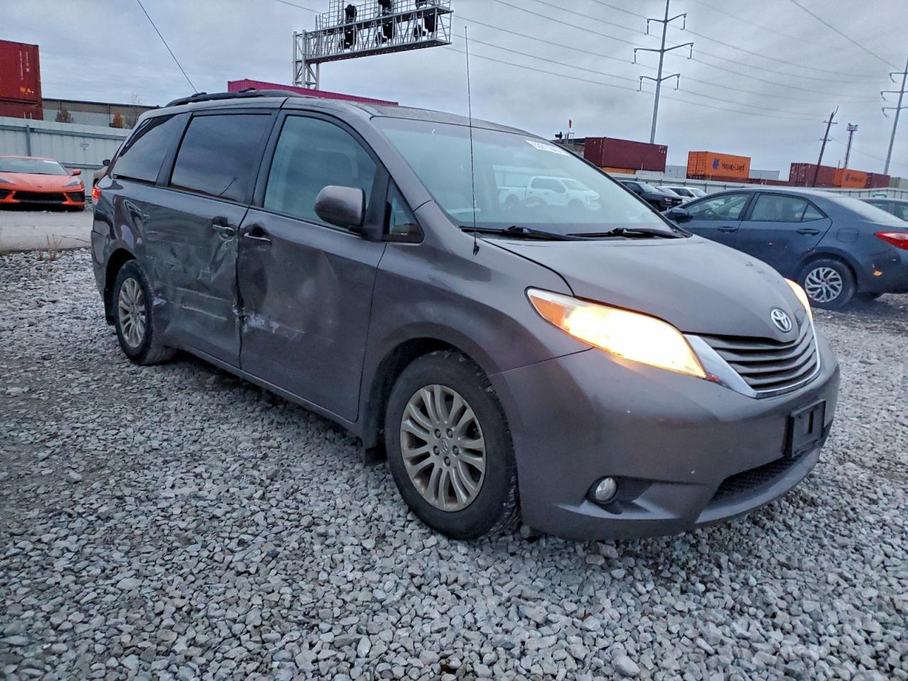 TOYOTA SIENNA XLE