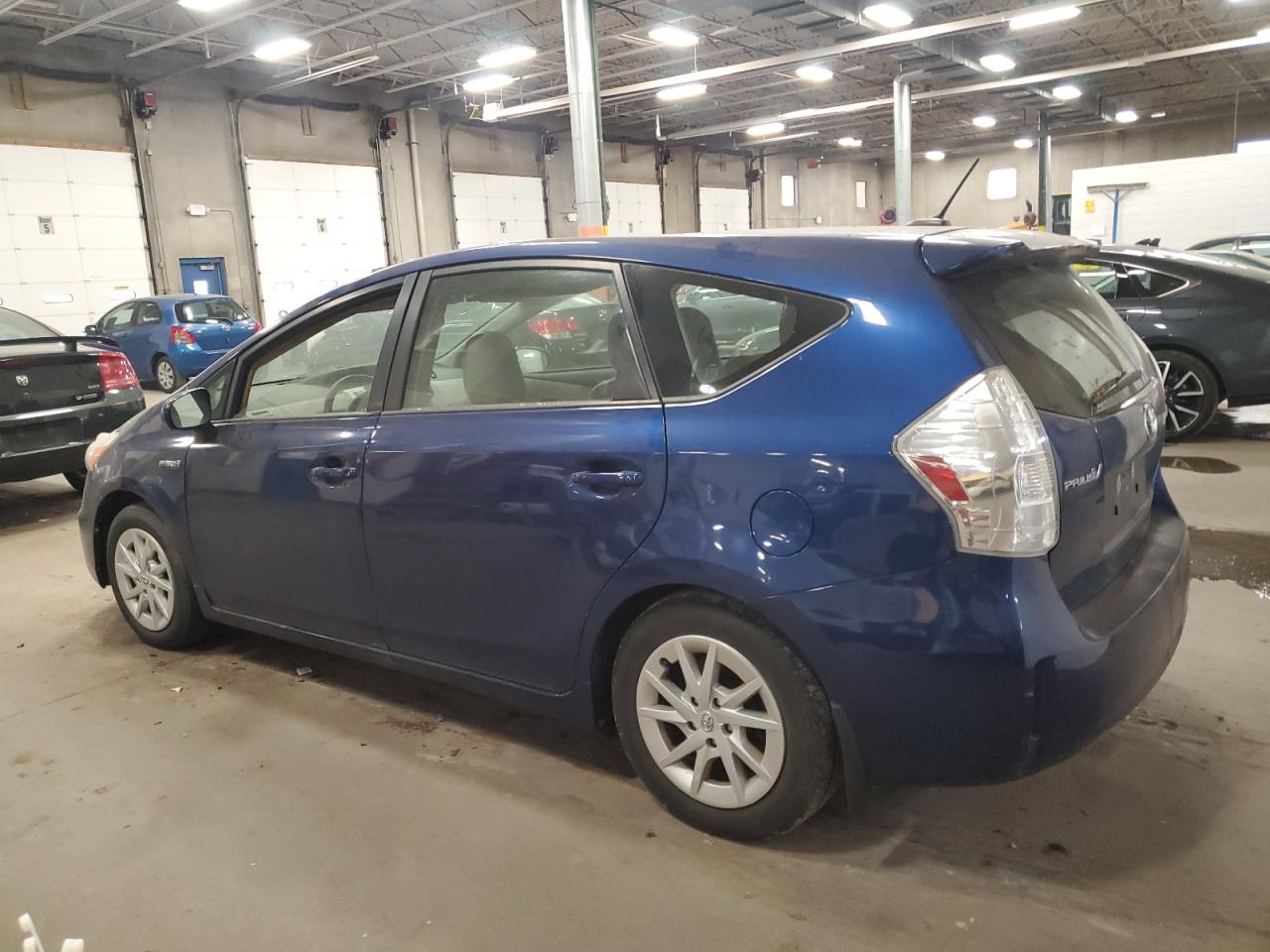 TOYOTA PRIUS V