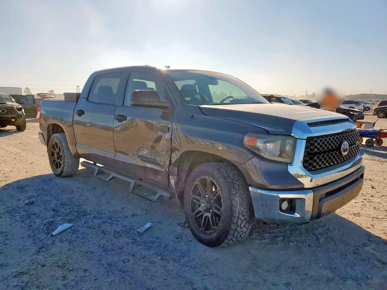 TOYOTA TUNDRA CREWMAX SR5