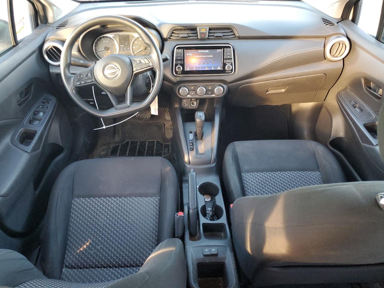 NISSAN VERSA S