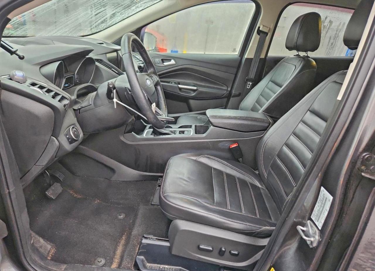 FORD ESCAPE TITANIUM