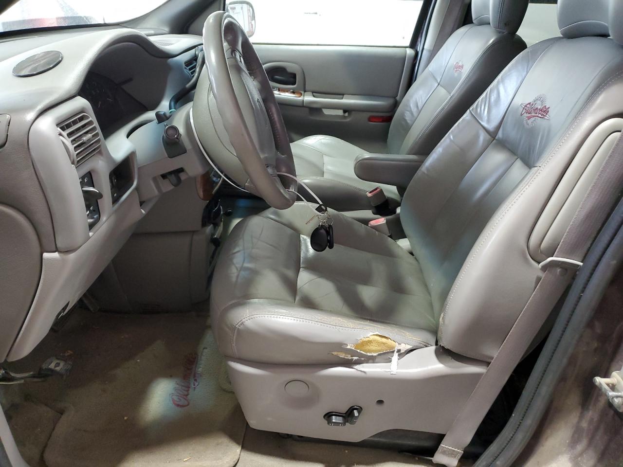 Lot #3291401131 2004 OLDSMOBILE SILHOUETTE