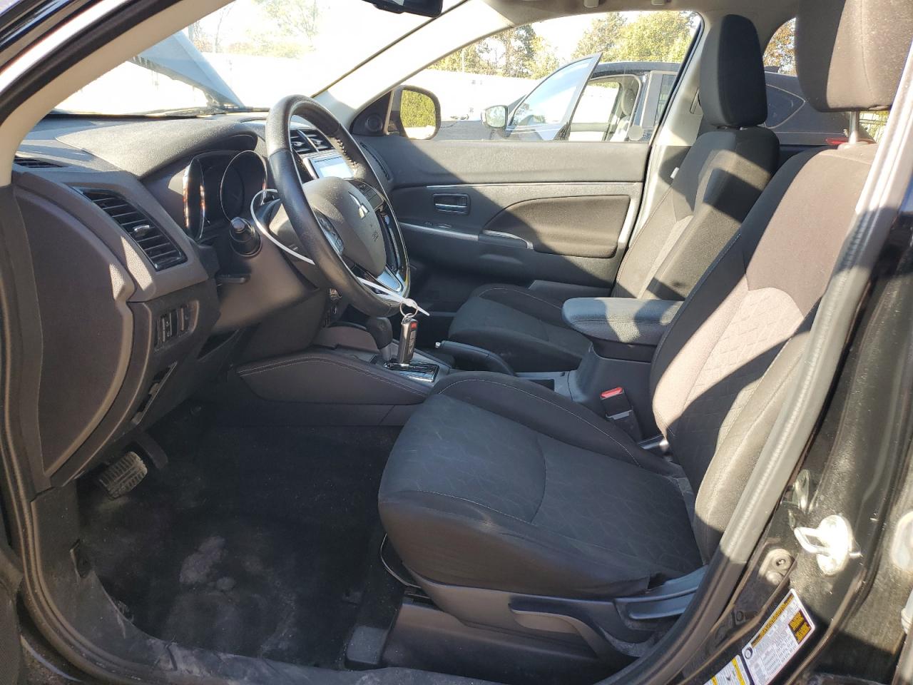 MITSUBISHI OUTLANDER ES