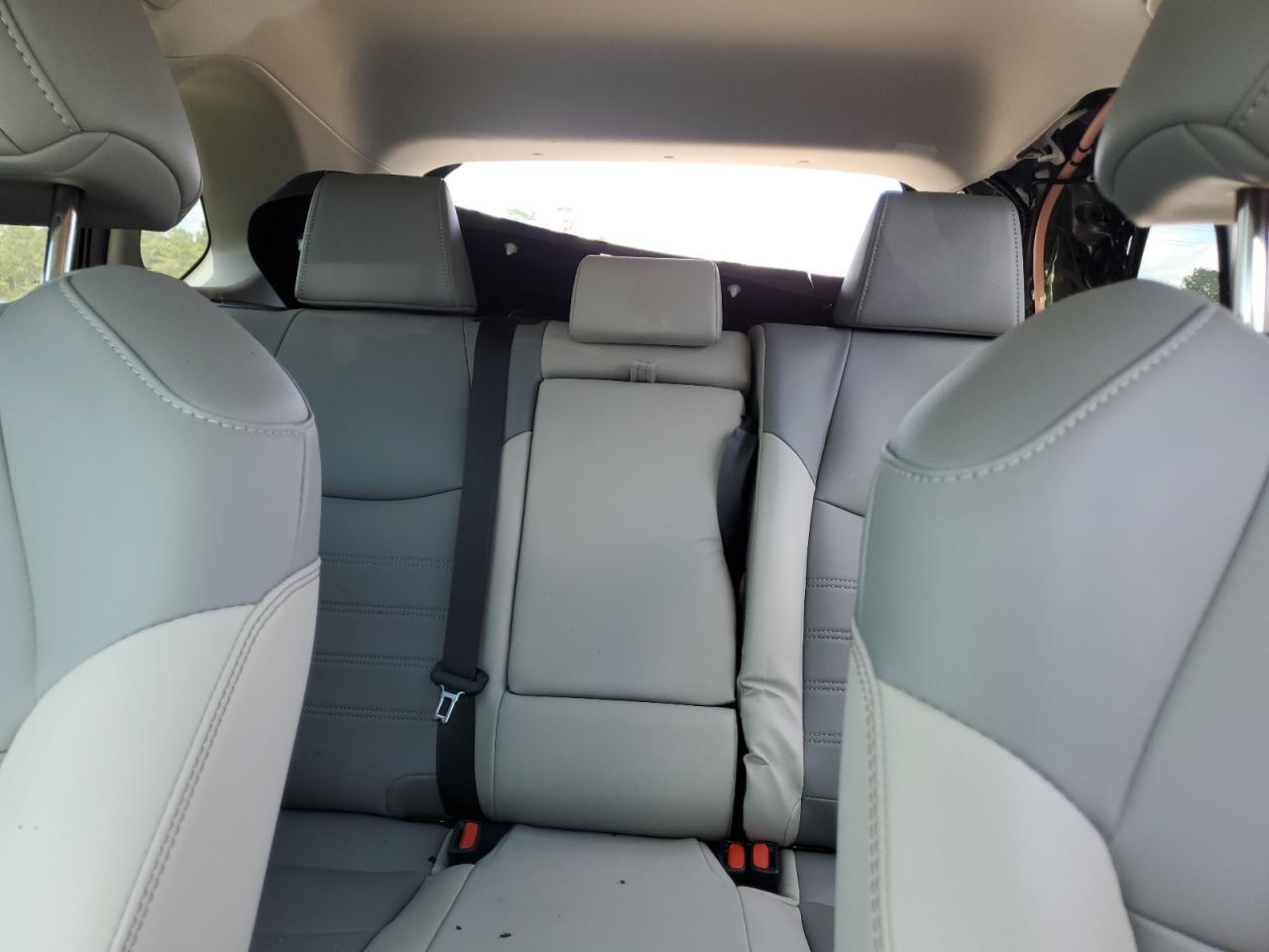 TOYOTA RAV4 XLE PREMIUM