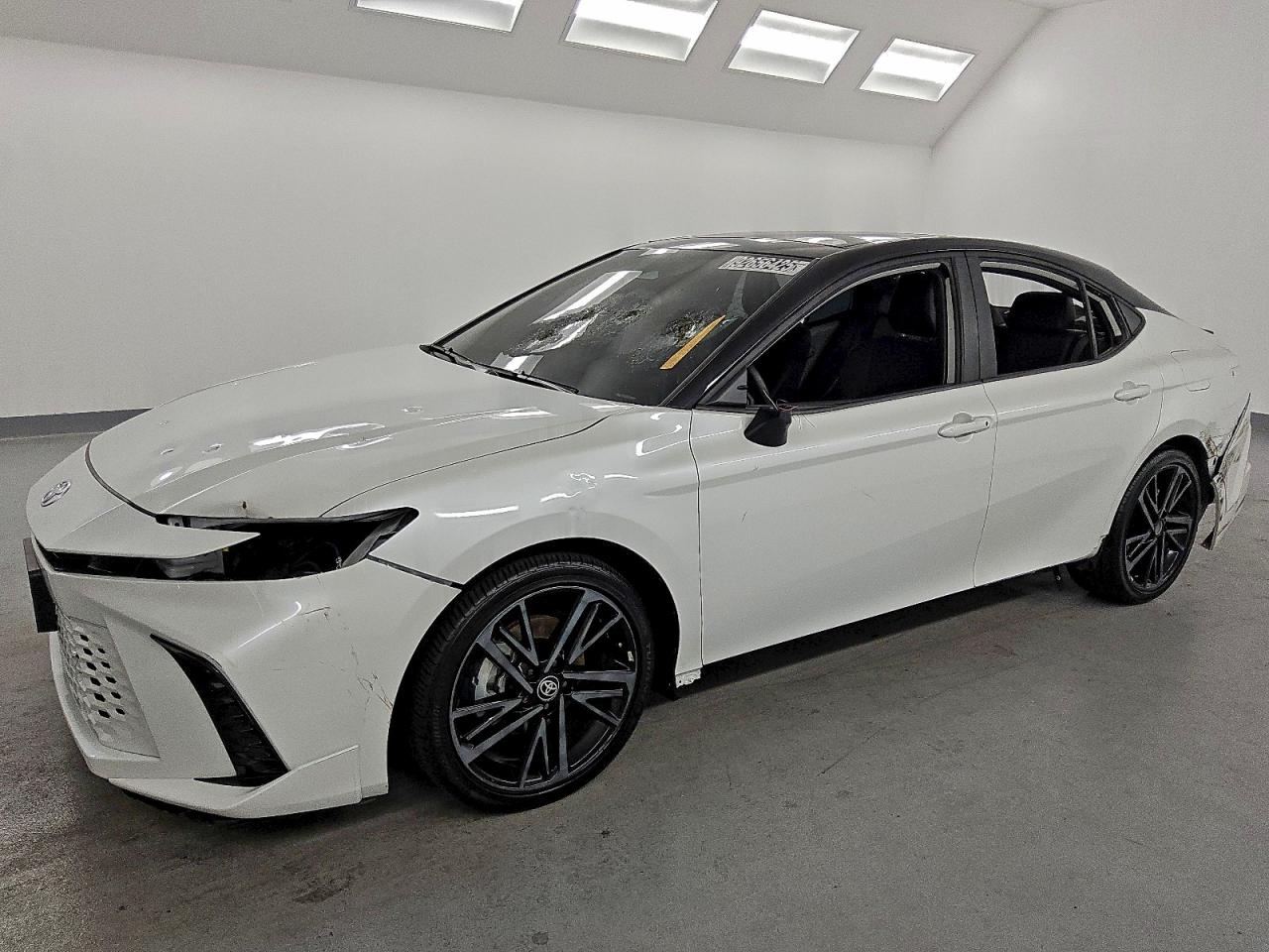 TOYOTA CAMRY XSE