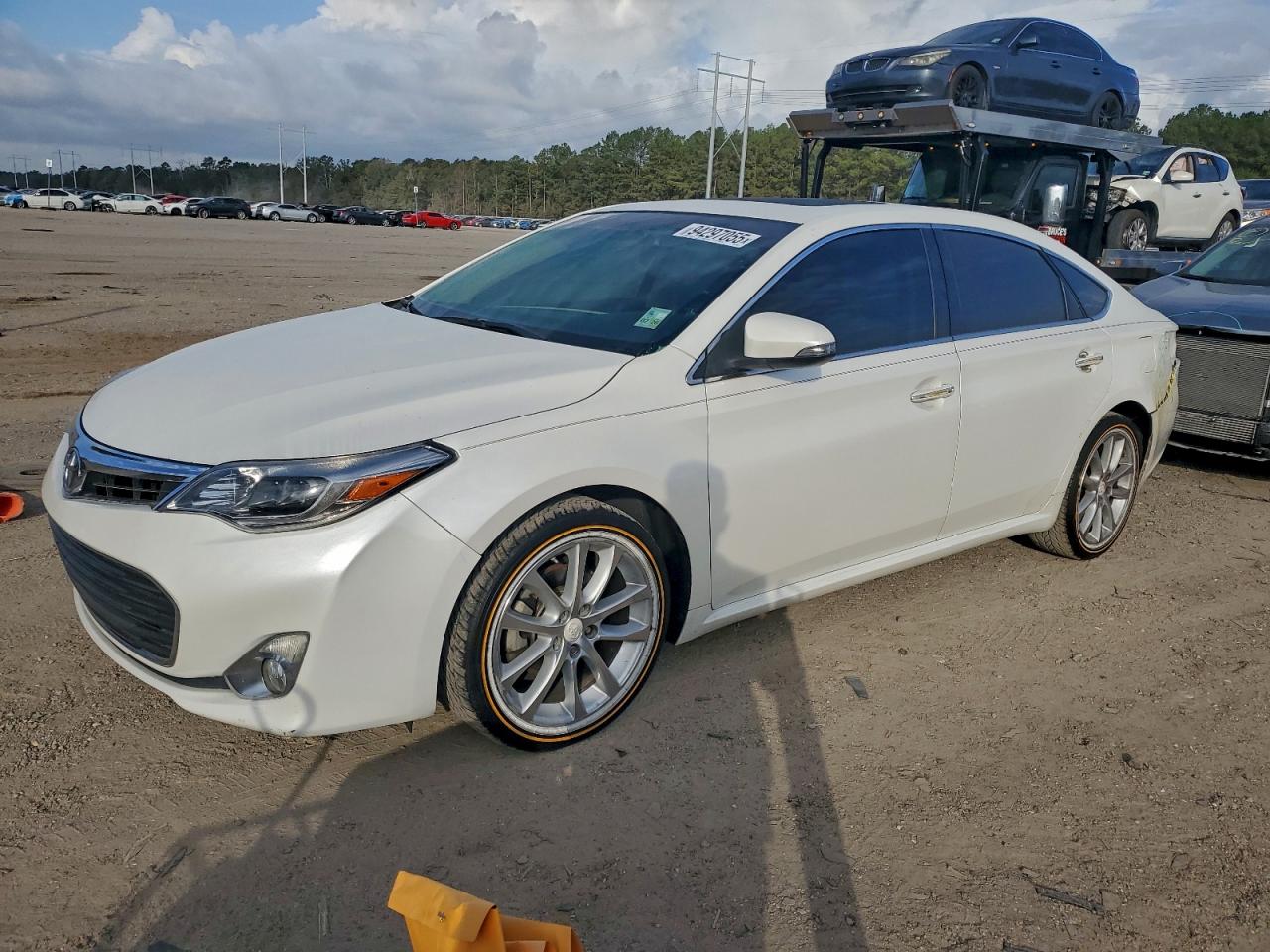 Lot #3316067219 2013 TOYOTA AVALON BAS