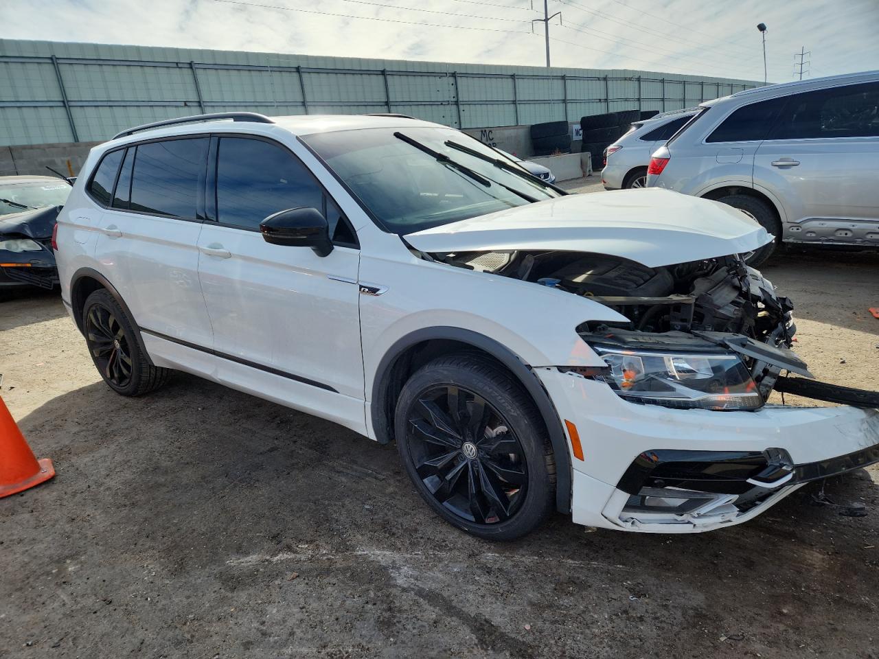 VOLKSWAGEN TIGUAN SE