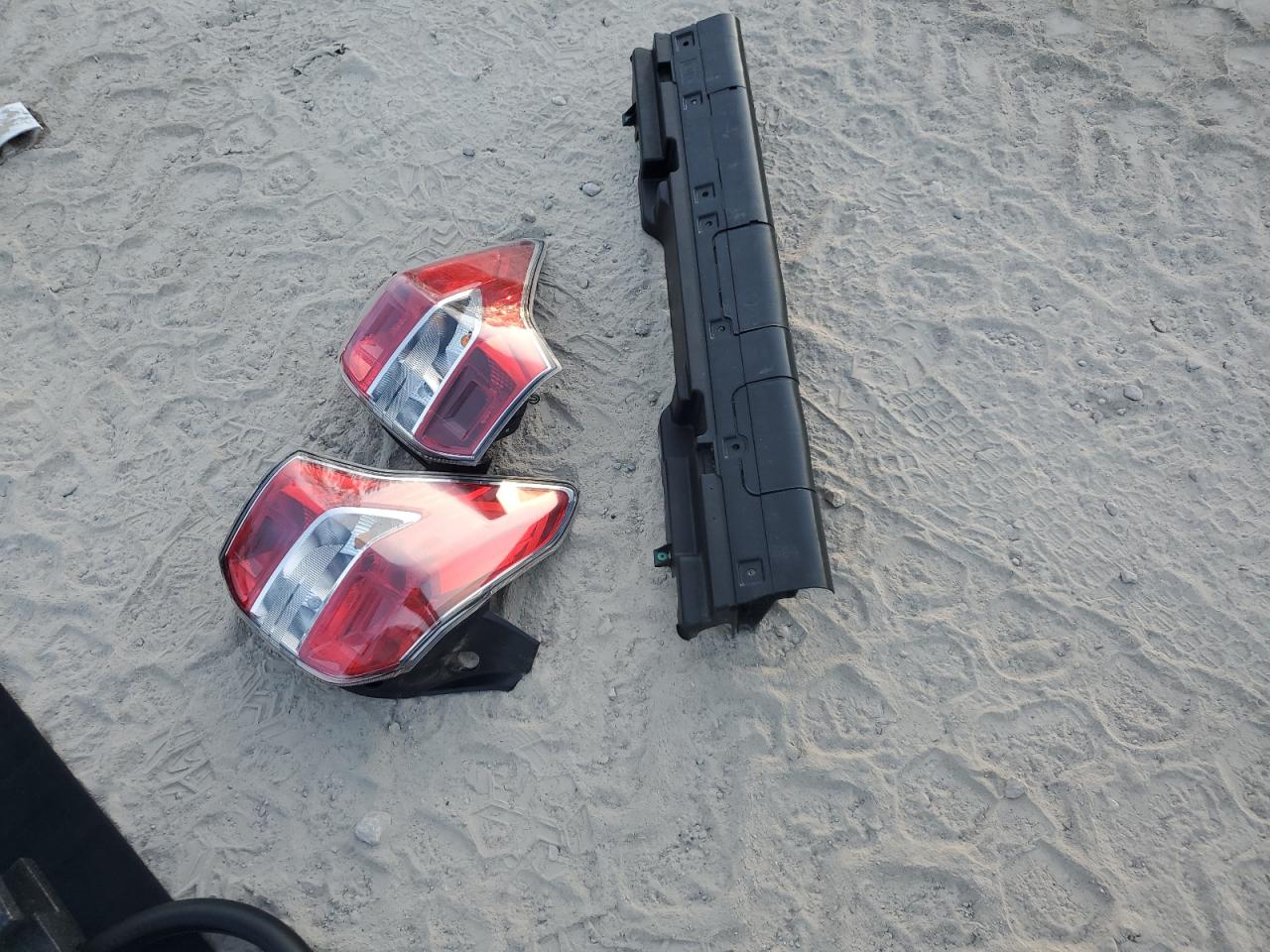 Lot #3302860892 2015 SUBARU FORESTER 2