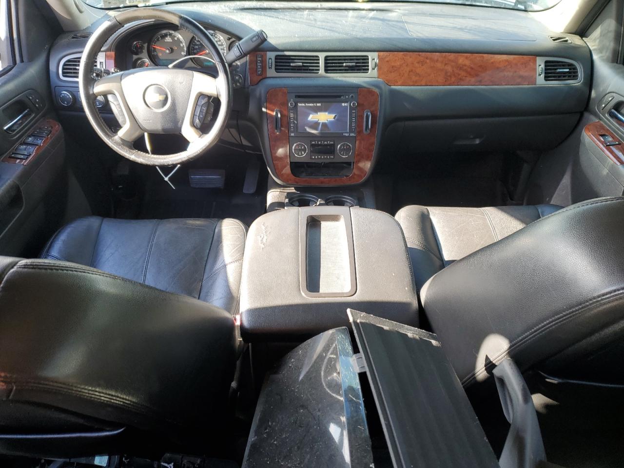 CHEVROLET SUBURBAN K2500 LT