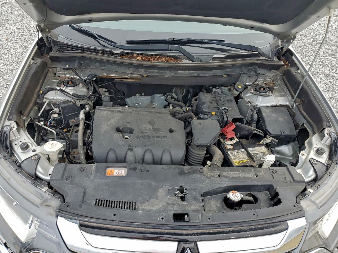 MITSUBISHI OUTLANDER ES