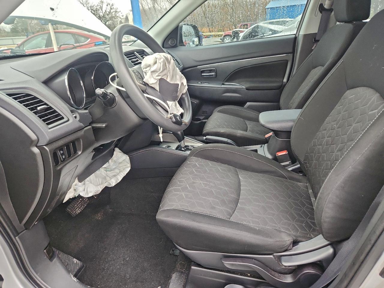 MITSUBISHI OUTLANDER ES