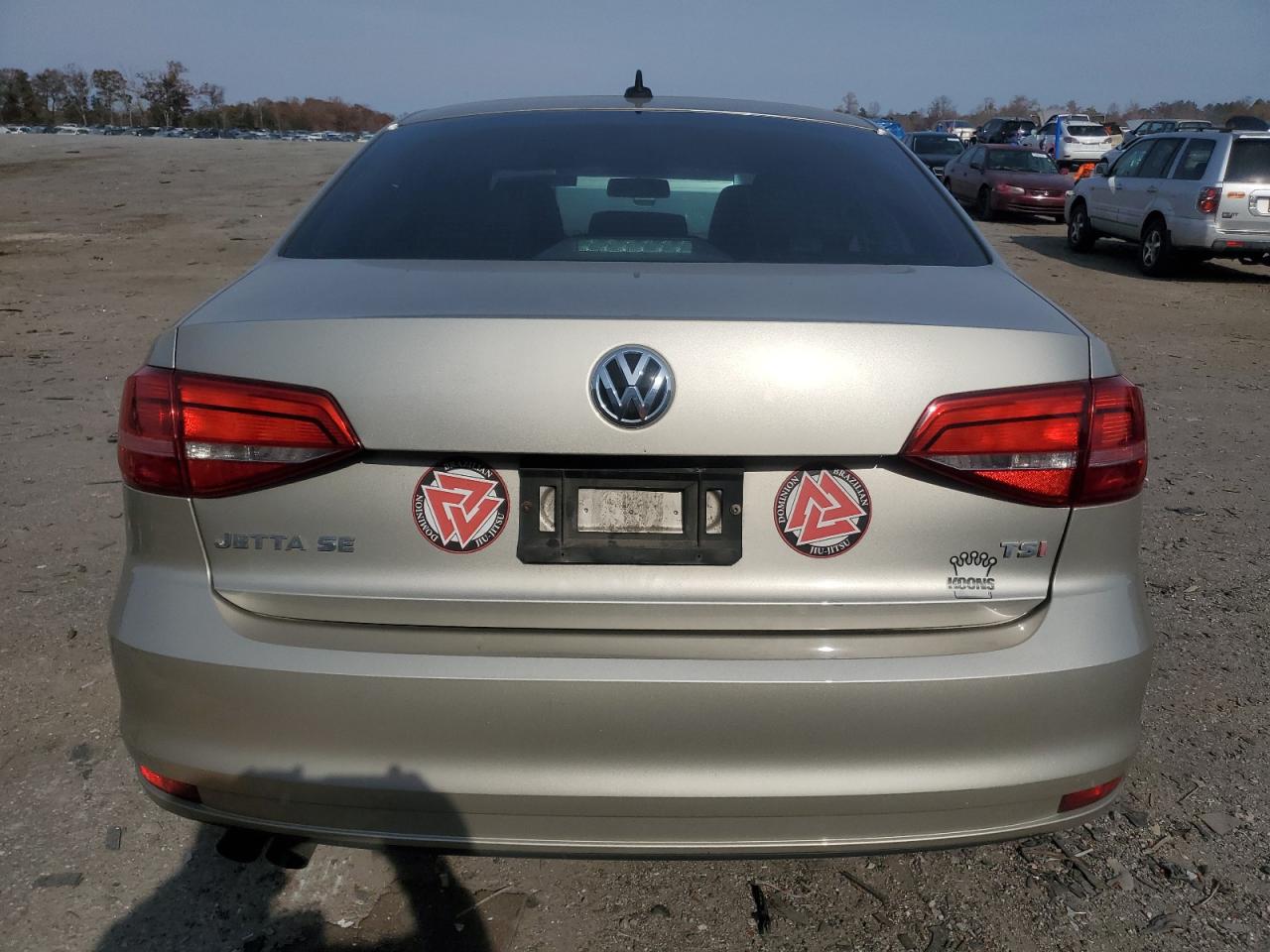 VOLKSWAGEN JETTA SE