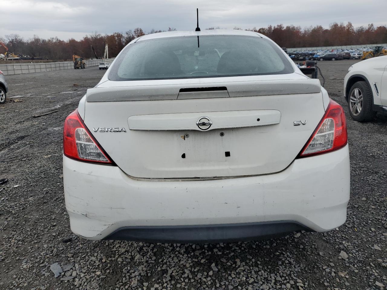 Lot #3311676219 2018 NISSAN VERSA S