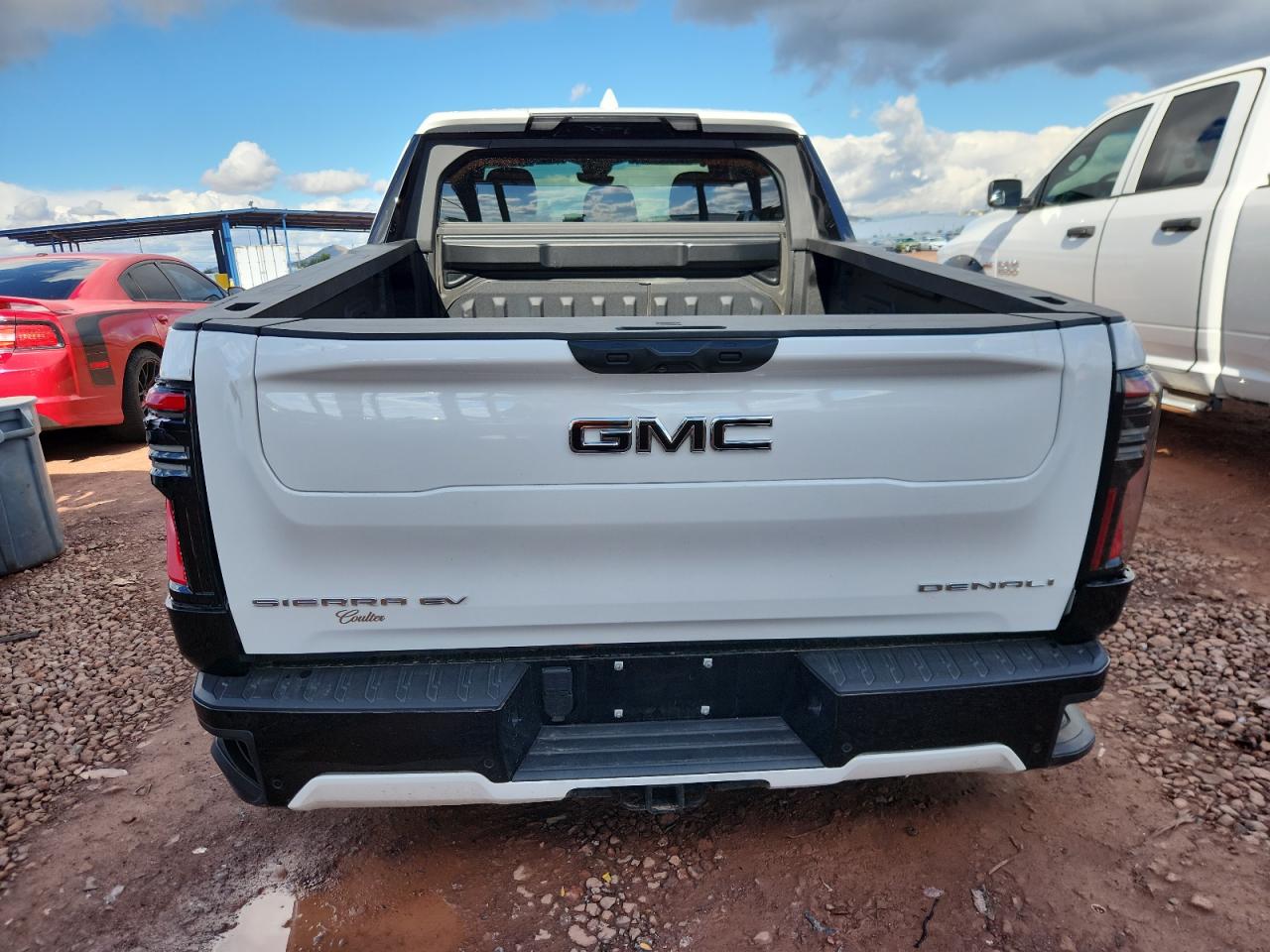 GMC SIERRA DENALI