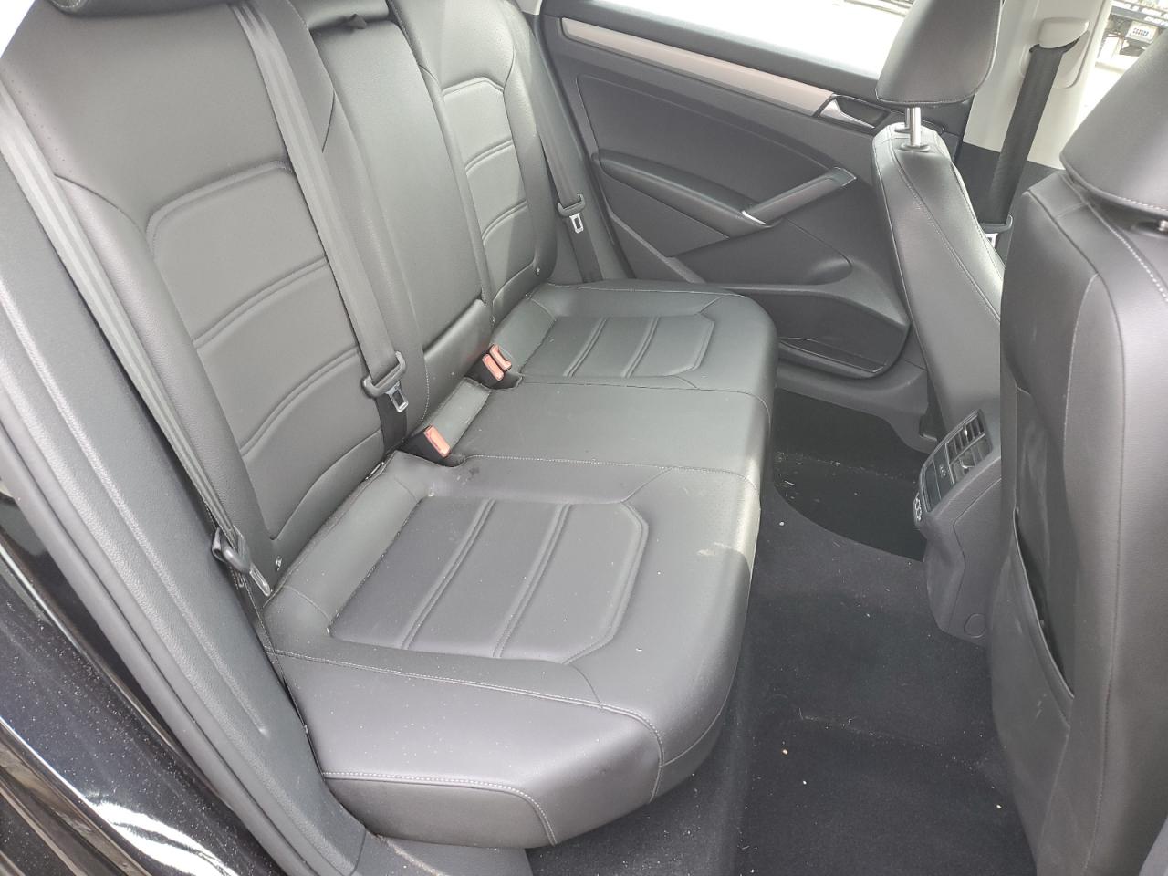 VOLKSWAGEN PASSAT SE