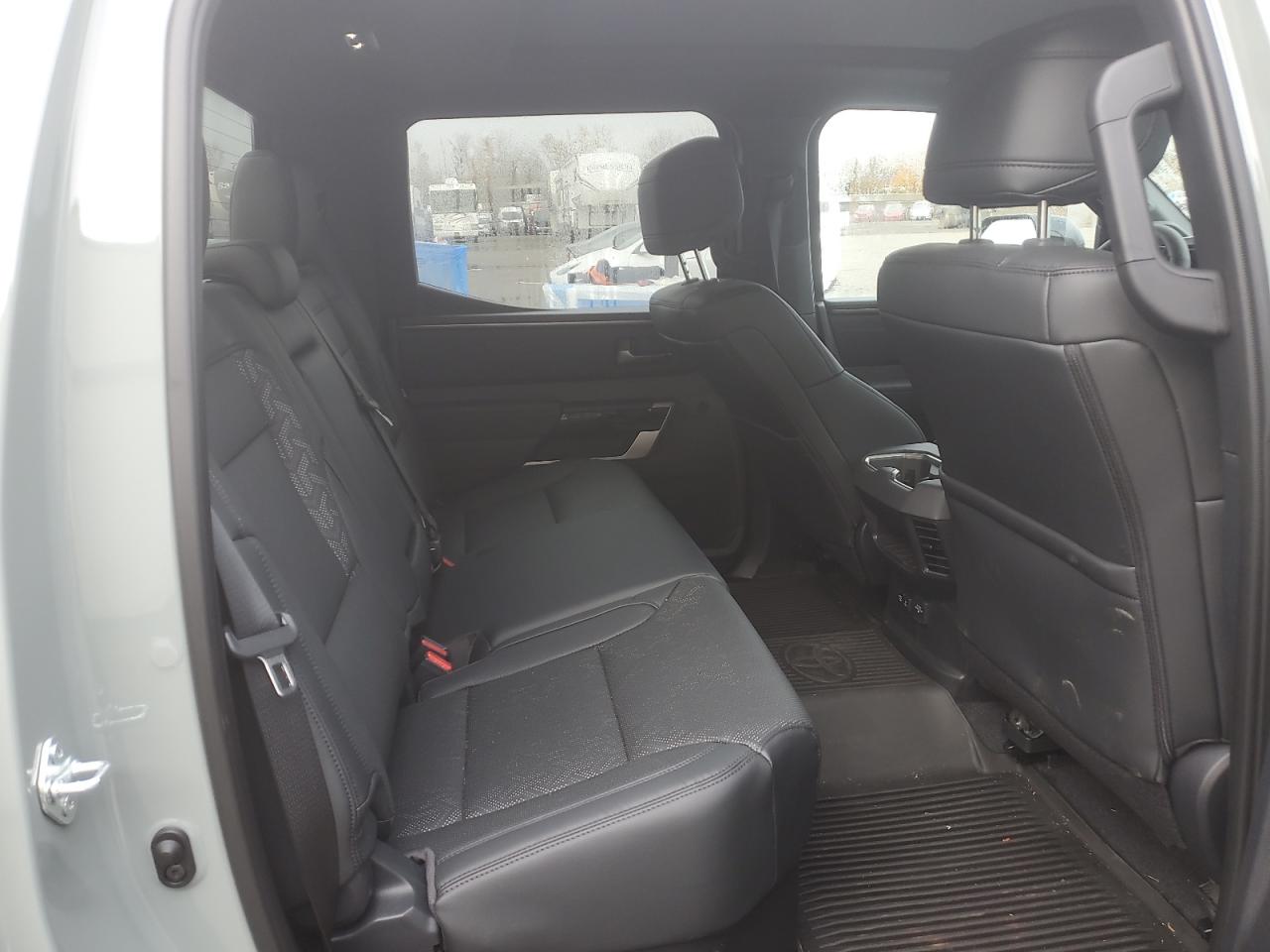 TOYOTA TUNDRA CREWMAX LIMITED