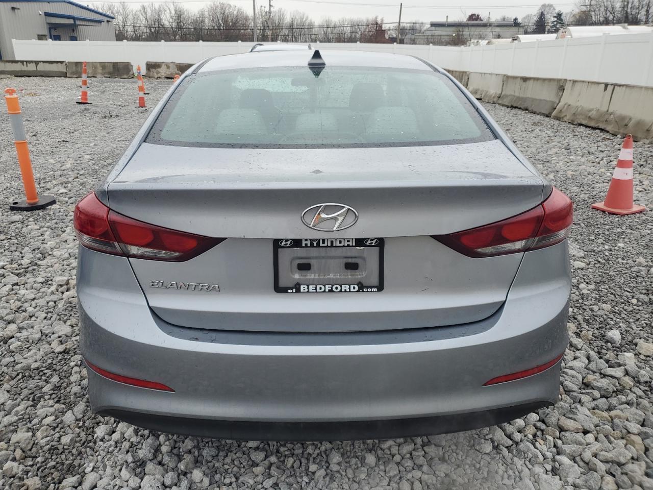 HYUNDAI ELANTRA SE