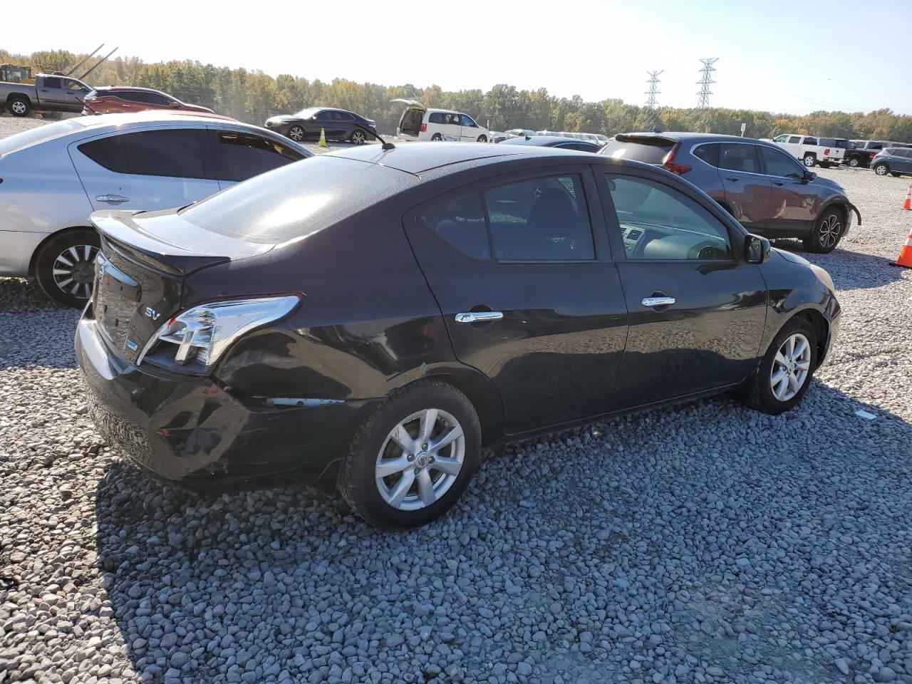 NISSAN VERSA S