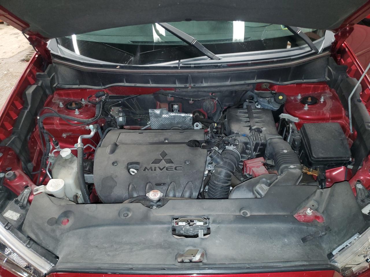 MITSUBISHI OUTLANDER SE