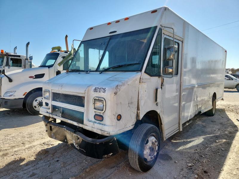 Global Auto Auctions: 2000 FREIGHTLINER CHASSIS M