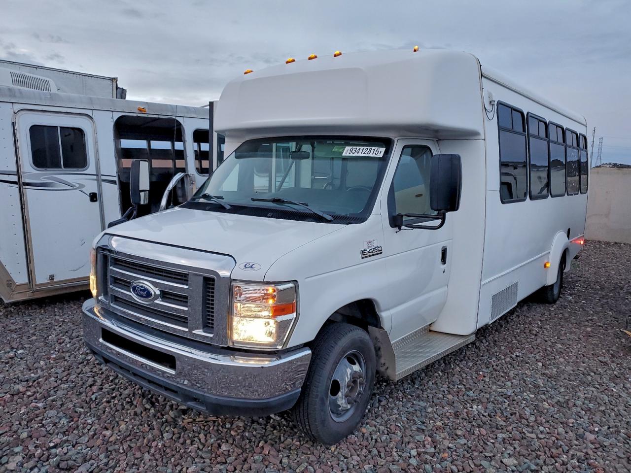 FORD ECONOLINE E450 SUPER DUTY CUTAWAY VAN