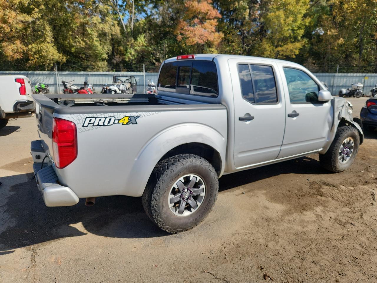 NISSAN FRONTIER S