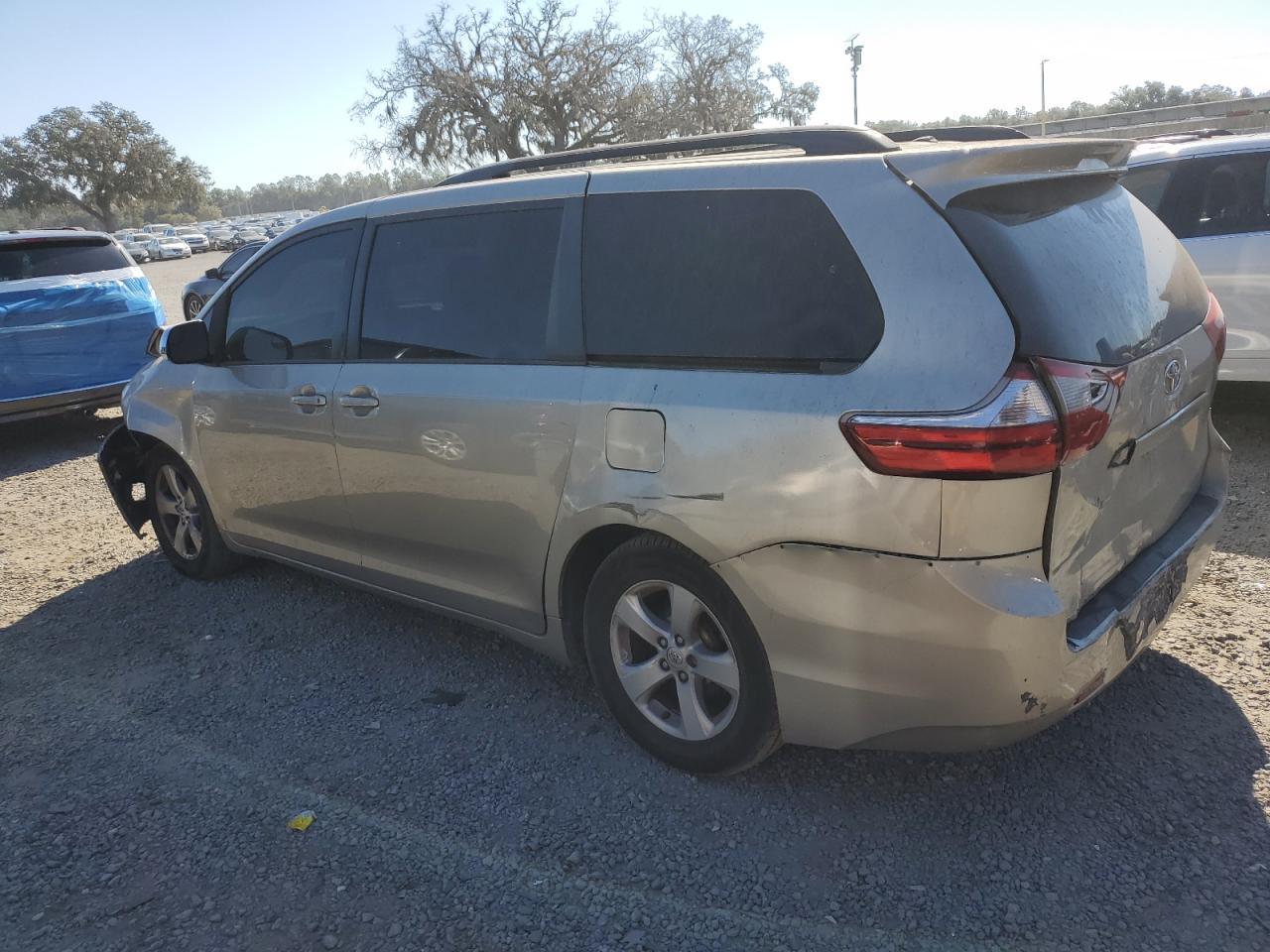 Lot #3290042279 2015 TOYOTA SIENNA LE