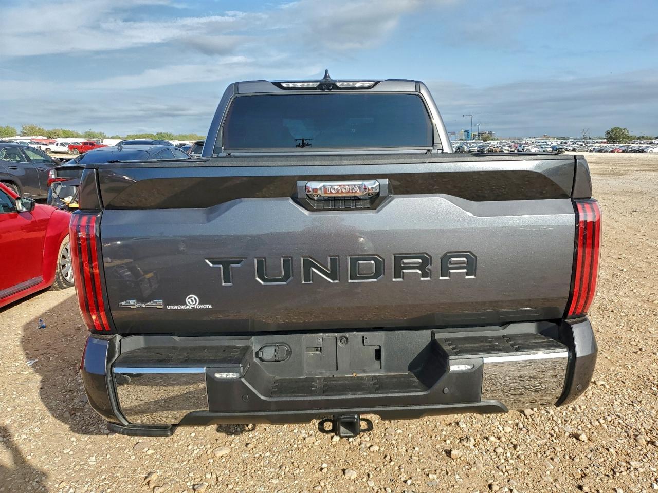 TOYOTA TUNDRA CREWMAX PLATINUM