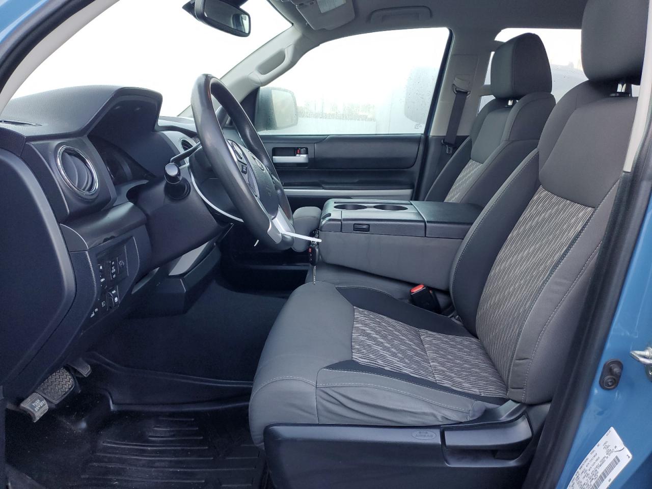 TOYOTA TUNDRA CREWMAX SR5